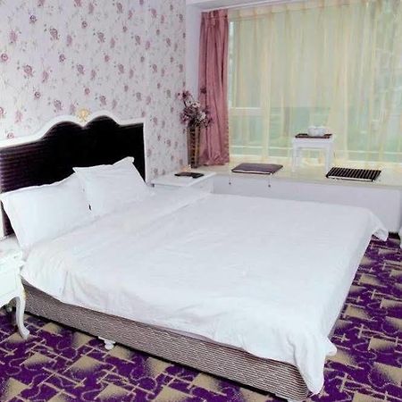 Chengdu Lilac Hotel Fei Cheng Branch Bagian luar foto