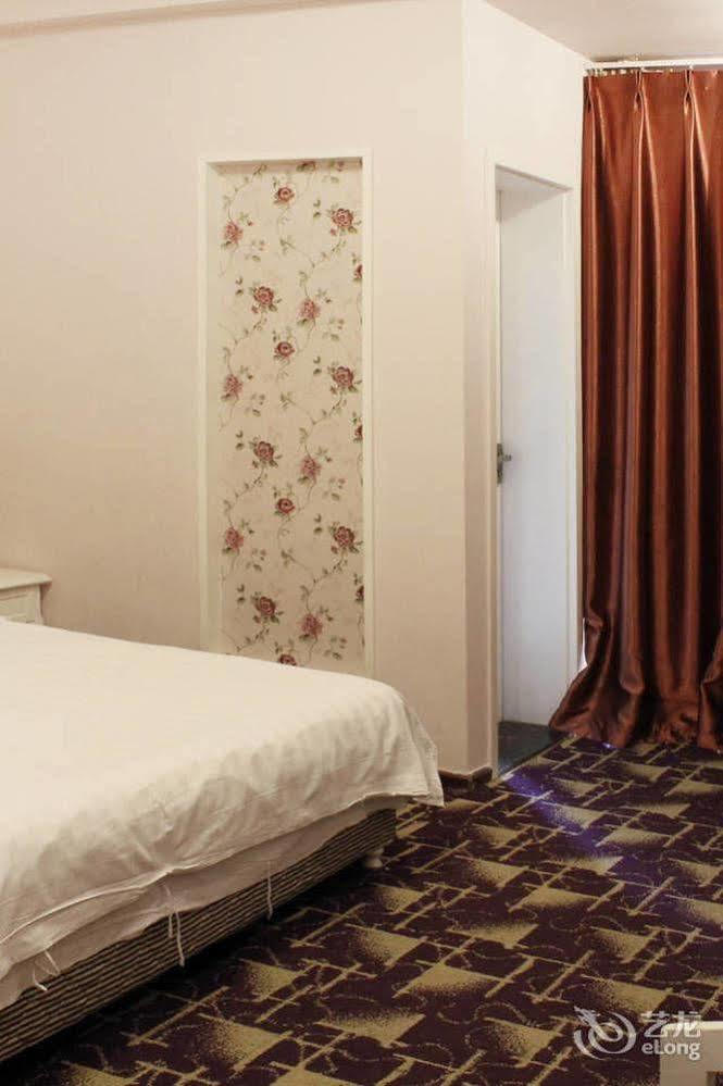 Chengdu Lilac Hotel Fei Cheng Branch Bagian luar foto
