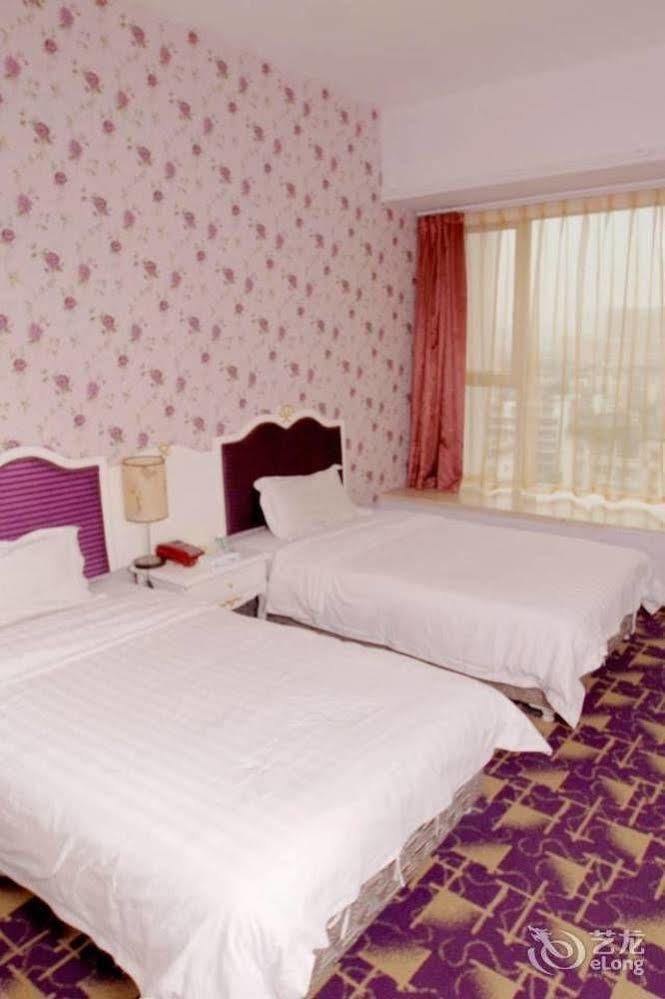 Chengdu Lilac Hotel Fei Cheng Branch Bagian luar foto