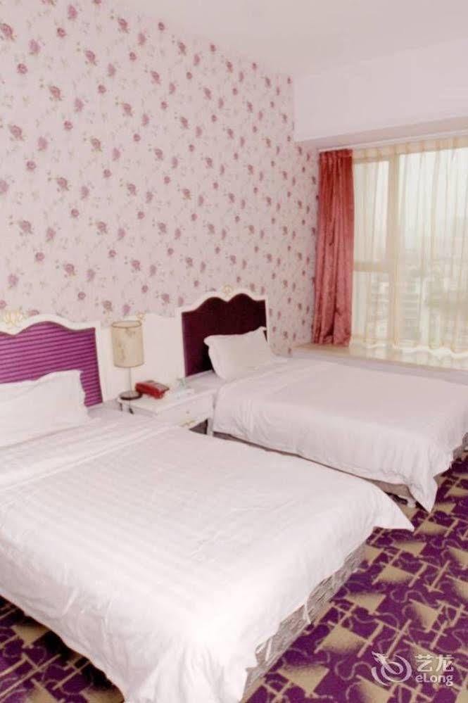 Chengdu Lilac Hotel Fei Cheng Branch Bagian luar foto
