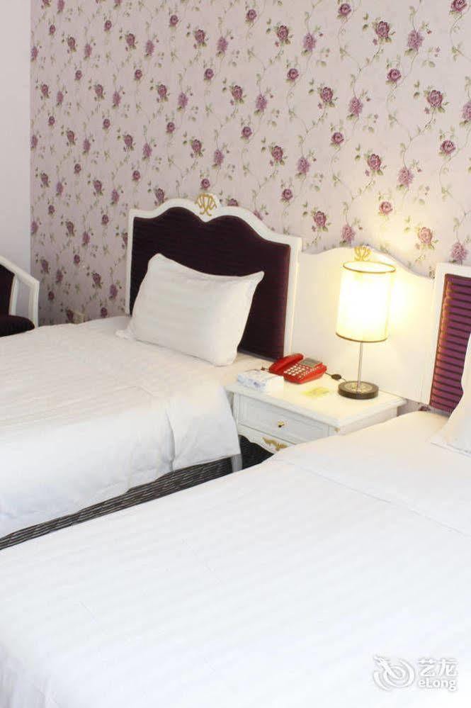 Chengdu Lilac Hotel Fei Cheng Branch Bagian luar foto