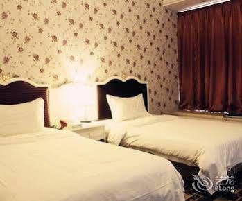 Chengdu Lilac Hotel Fei Cheng Branch Bagian luar foto